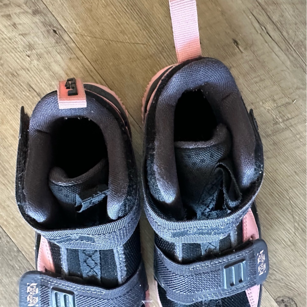 Nike Lebron Soldier 13 GS 'Black Bleached Coral' Youth Sneakers - Picture 9 of 11